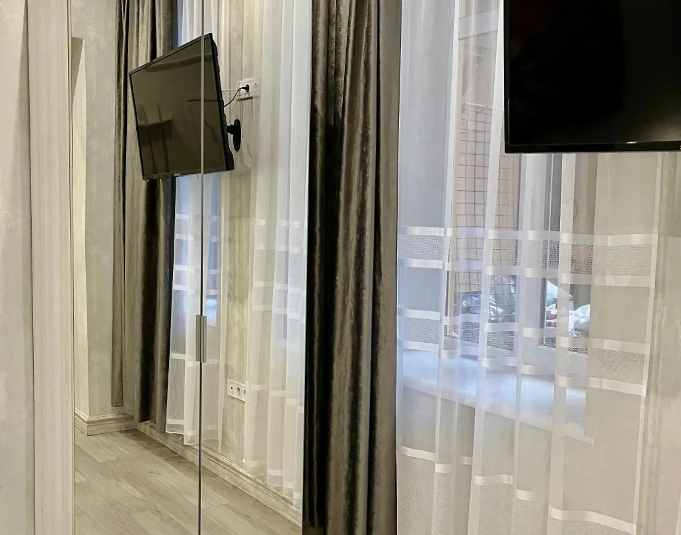 Central Park Apartment Lviv 0*,