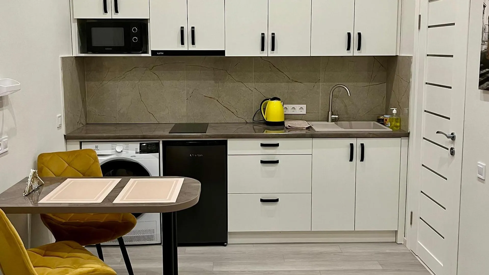 Central Park Apartment Lviv 0*,  Ukraine